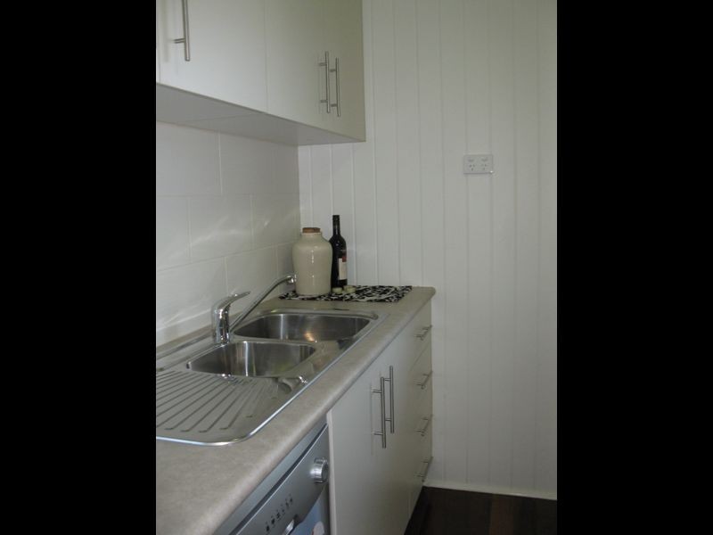15 Hugh Street ***, West End QLD 4810
