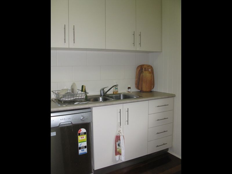 15 Hugh Street ***, West End QLD 4810