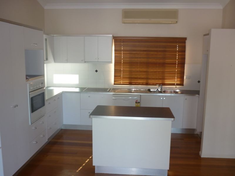 386 Stanley Street ***, North Ward QLD 4810