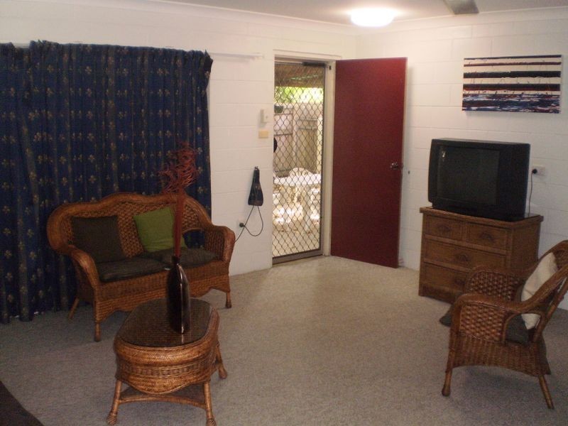 1/145 Bundock Street ***, Belgian Gardens QLD 4810