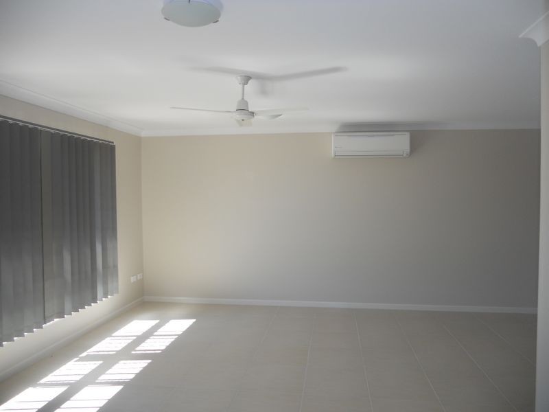 7 Malibu Parade, Mount Louisa QLD 4814