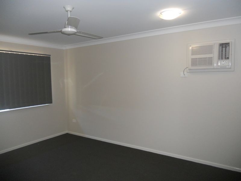 7 Malibu Parade, Mount Louisa QLD 4814