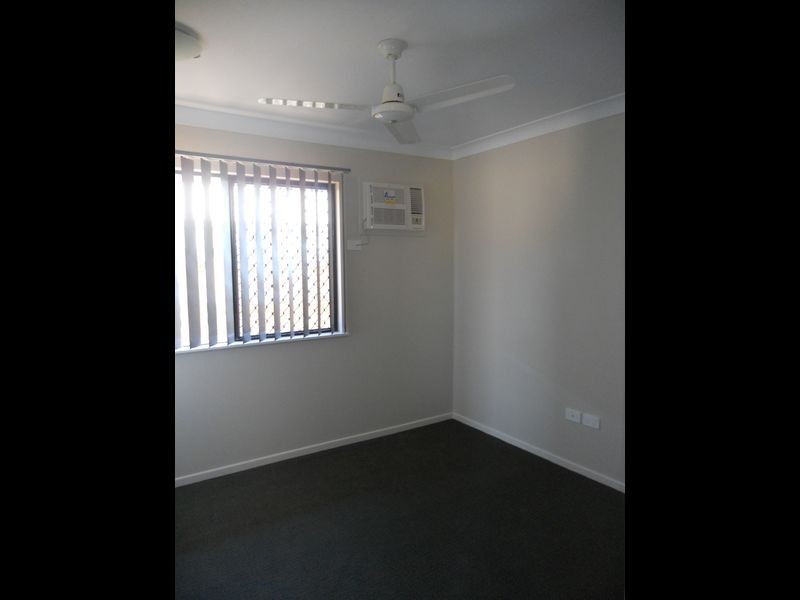 7 Malibu Parade, Mount Louisa QLD 4814