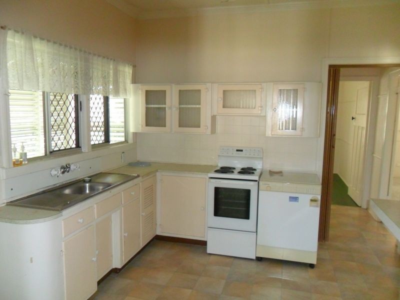 150 Eyre Street, North Ward QLD 4810