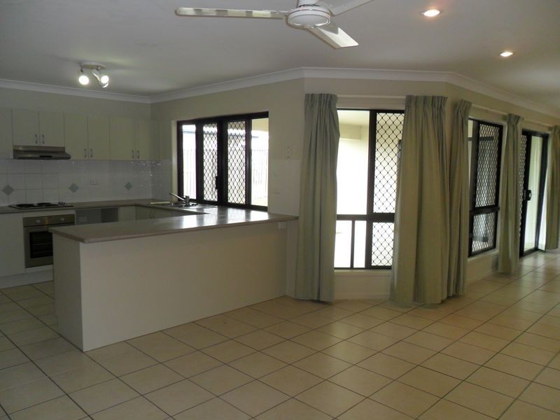 6 Dungurra Street, Bushland Beach QLD 4818