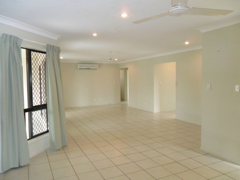 6 Dungurra Street, Bushland Beach QLD 4818