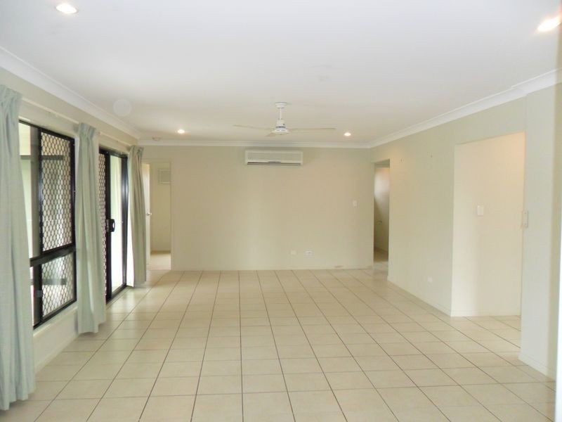 6 Dungurra Street, Bushland Beach QLD 4818