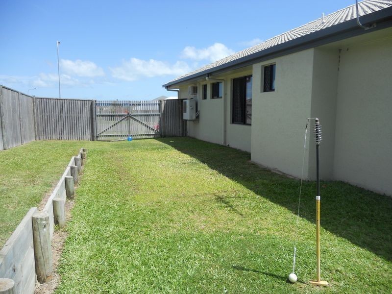 6 Dungurra Street, Bushland Beach QLD 4818