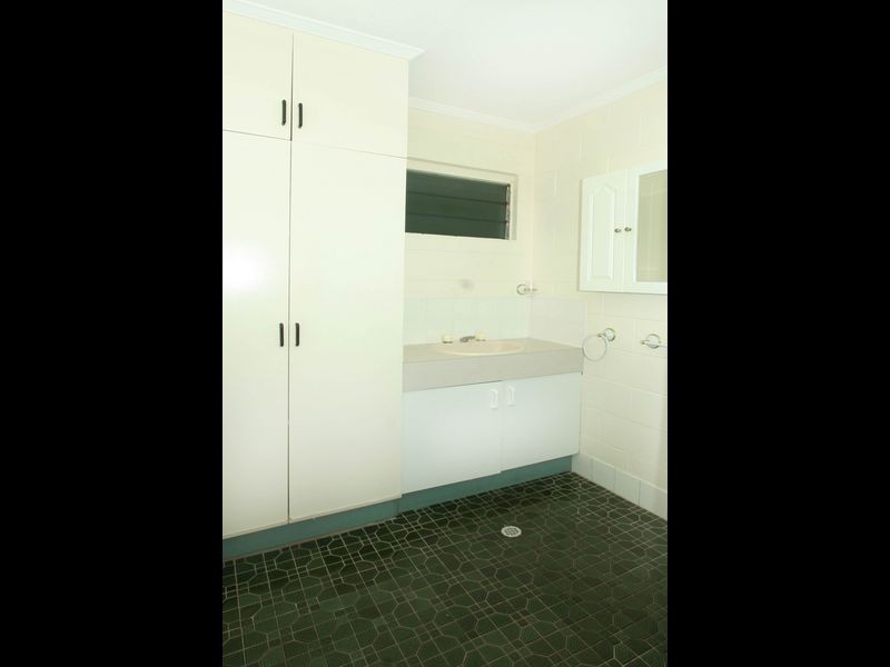 West End QLD 4810