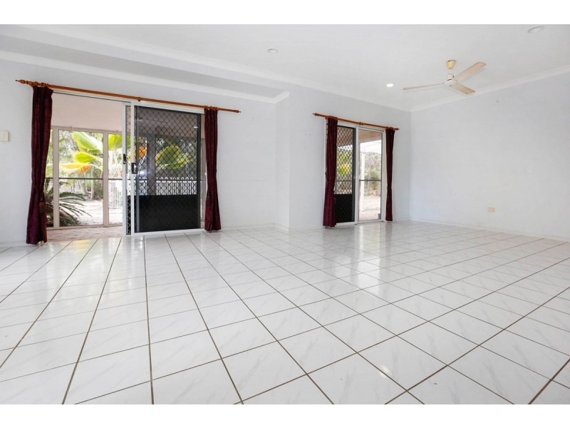 13 Mostyn Crescent, Bushland Beach QLD 4818