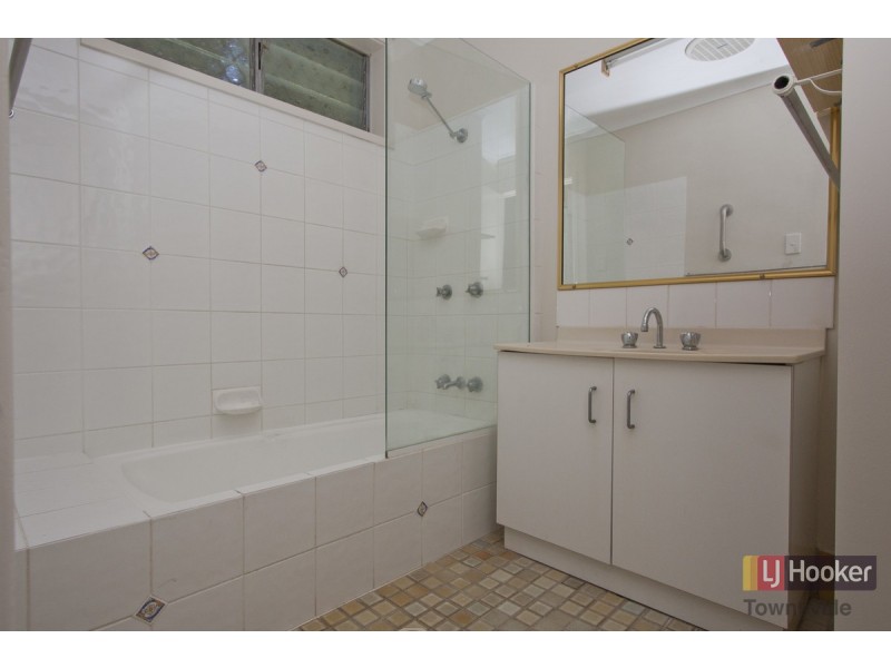 35 Birrahlee Crescent, Kirwan QLD 4817