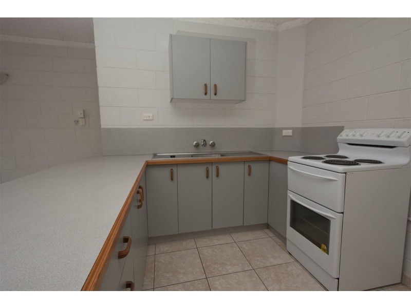 7 Windsor Street, Hermit Park QLD 4812