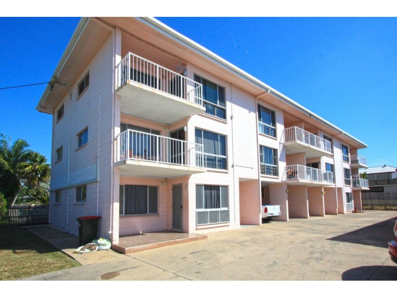 7 Windsor Street, Hermit Park QLD 4812