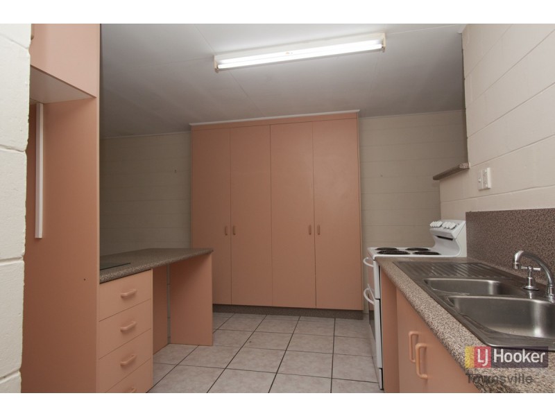 2/6 Bambil Court, Mount Louisa QLD 4814