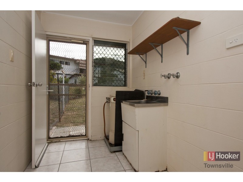 2/6 Bambil Court, Mount Louisa QLD 4814