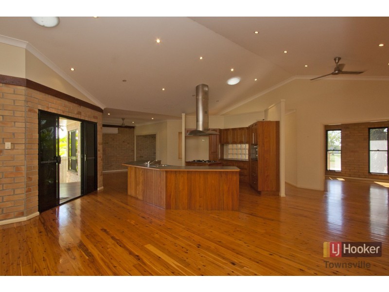 6 Goicoechea Drive, Bushland Beach QLD 4818