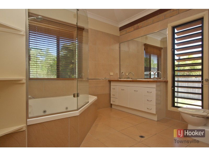 6 Goicoechea Drive, Bushland Beach QLD 4818