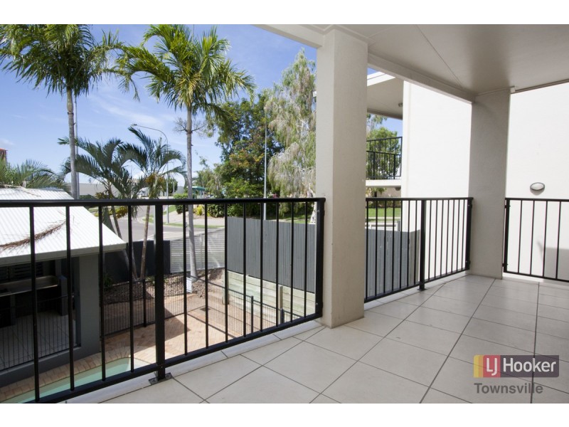 10/2 Freshwater Drive, Douglas QLD 4814