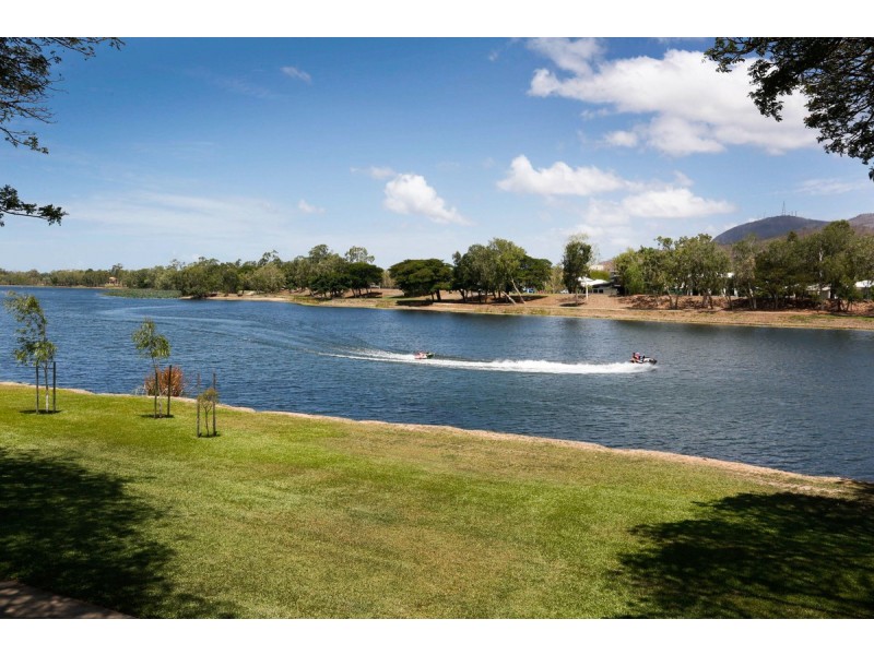 130/1B Sporting Drive, Thuringowa Central QLD 4817