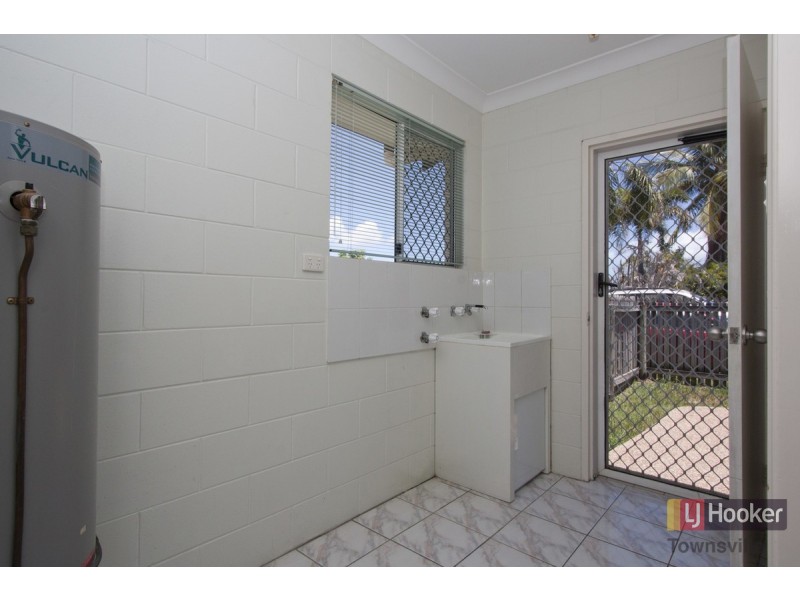 27 Lornsleigh Street, Mount Louisa QLD 4814