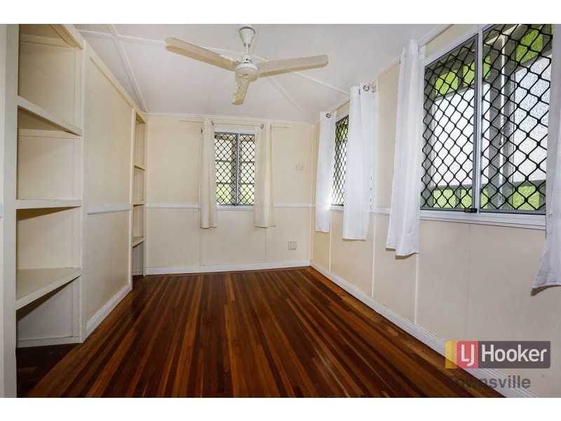 33 Nix Street, West End QLD 4810