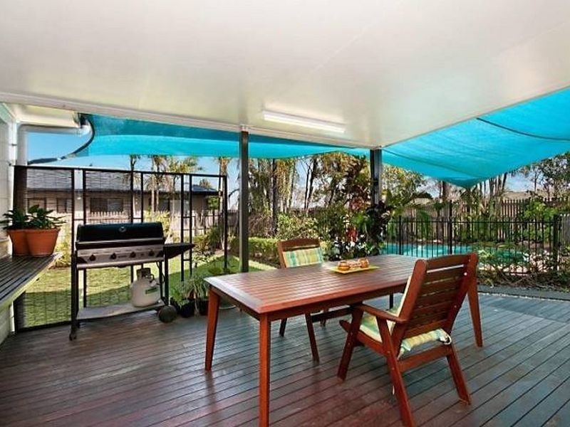 Bushland Beach QLD 4818