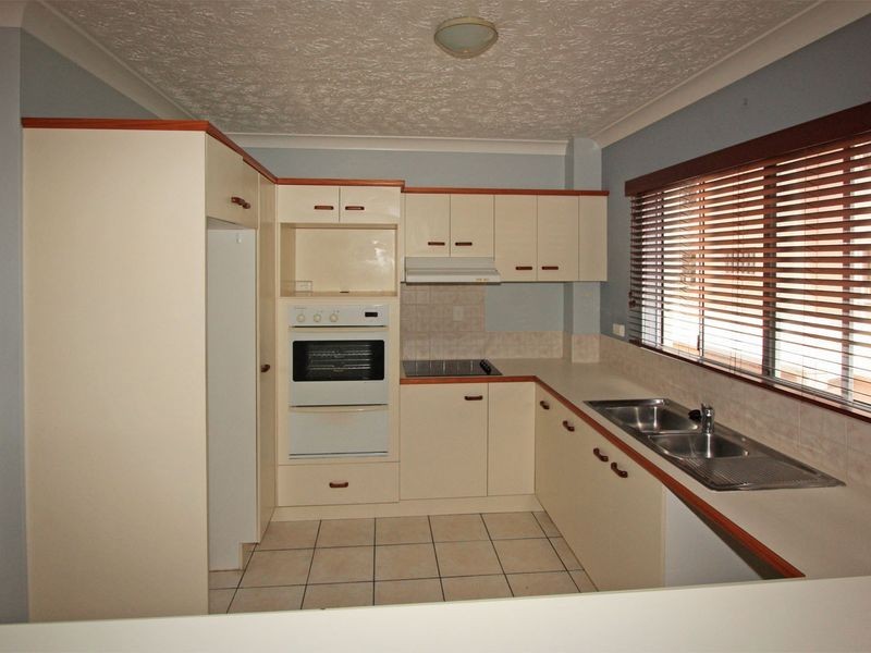 4/128 Eyre Street, North Ward QLD 4810