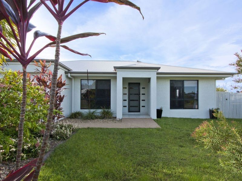 Bushland Beach QLD 4818