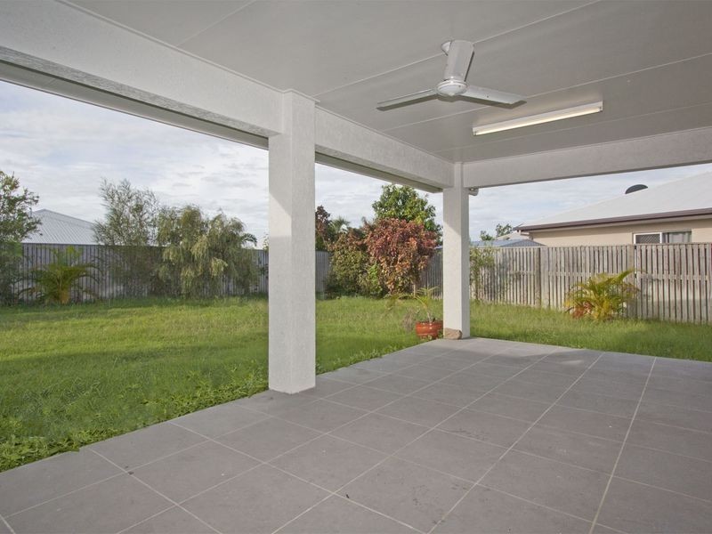 Bushland Beach QLD 4818