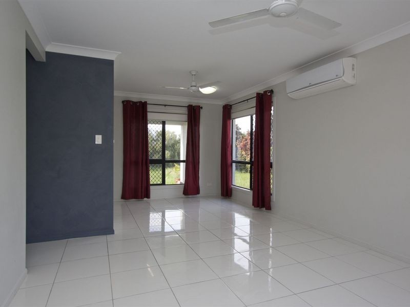 Bushland Beach QLD 4818