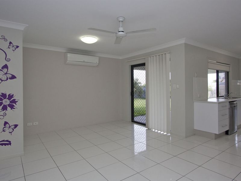 Bushland Beach QLD 4818