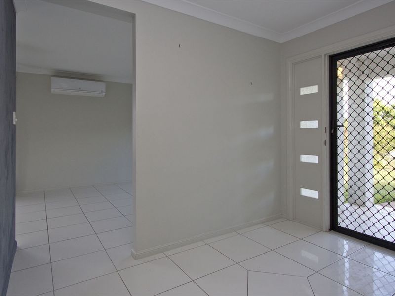 Bushland Beach QLD 4818