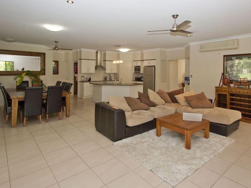 Bushland Beach QLD 4818