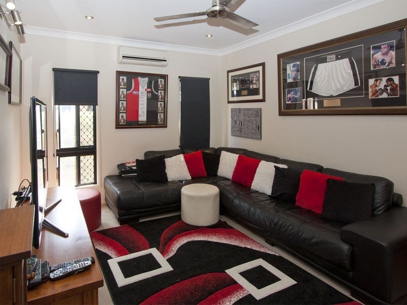 Bushland Beach QLD 4818