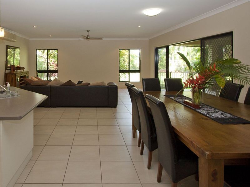 Bushland Beach QLD 4818