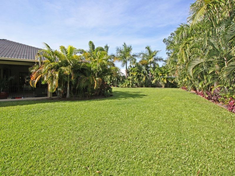 Bushland Beach QLD 4818