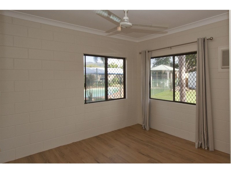 6 Finette Court, Rasmussen QLD 4815