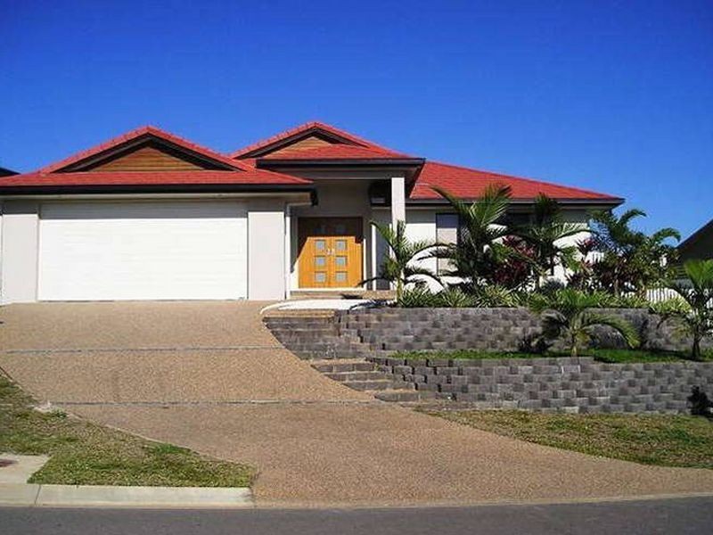 Bushland Beach QLD 4818