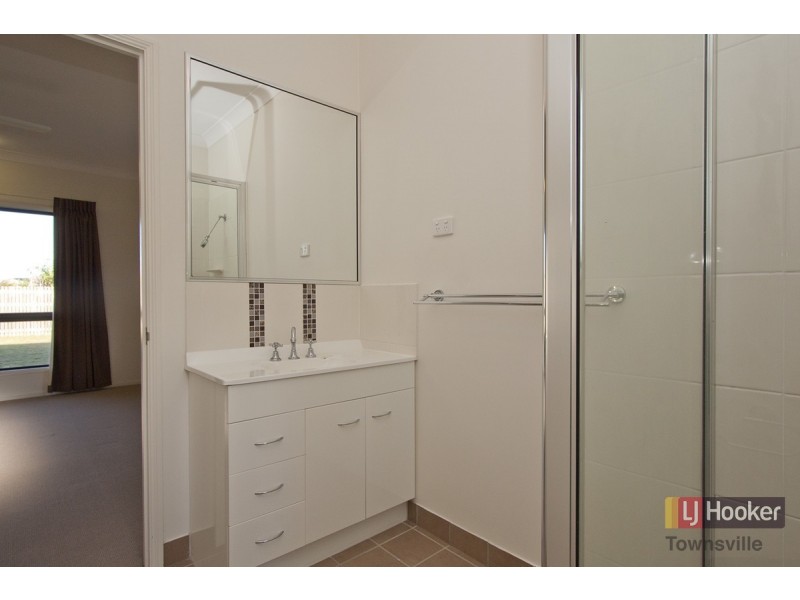 3 Meridian Court, Burdell QLD 4818