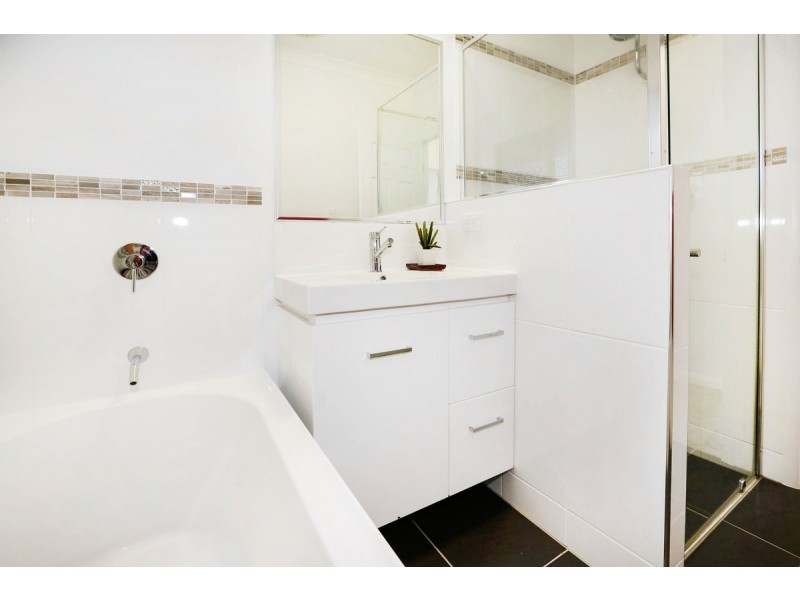 16 Emperor Boulevard, Burdell QLD 4818