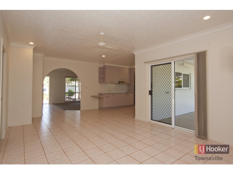 17 Campion Circuit, Kirwan QLD 4817