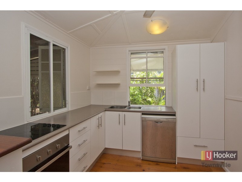 64 Queens Road, Hermit Park QLD 4812