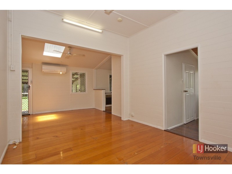 64 Queens Road, Hermit Park QLD 4812