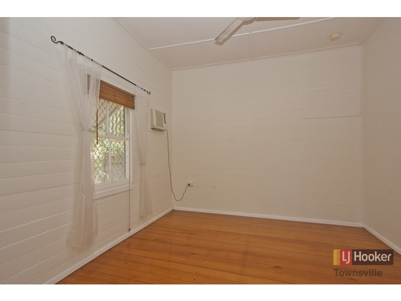 64 Queens Road, Hermit Park QLD 4812