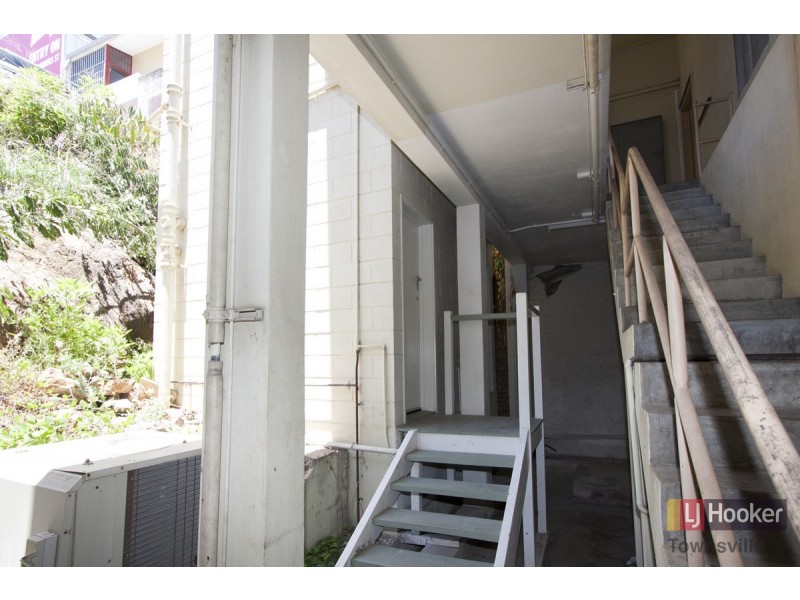 1/225-229 Flinders Street, Townsville City QLD 4810