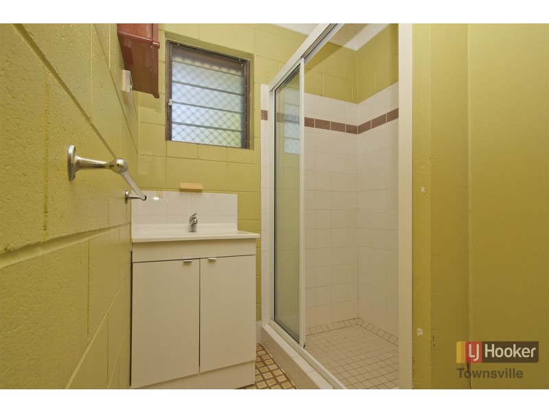 2/5 Halliday Street, Kirwan QLD 4817