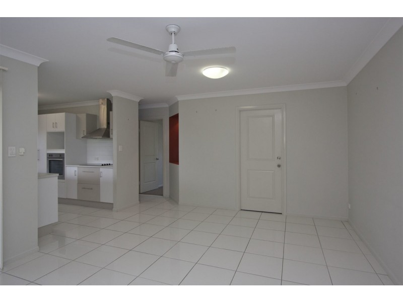 5 Rattray Street, Bushland Beach QLD 4818