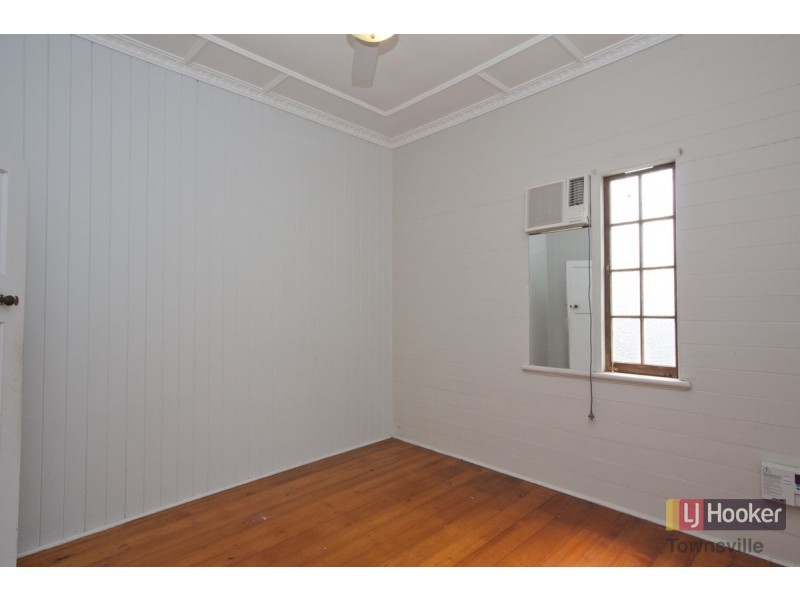 32 Gladstone Street, Pimlico QLD 4812