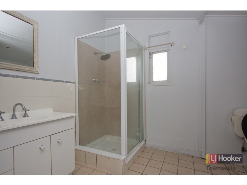 32 Gladstone Street, Pimlico QLD 4812