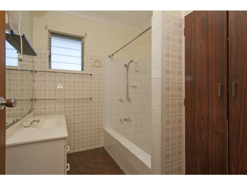 8 Lumeah Street, Cranbrook QLD 4814